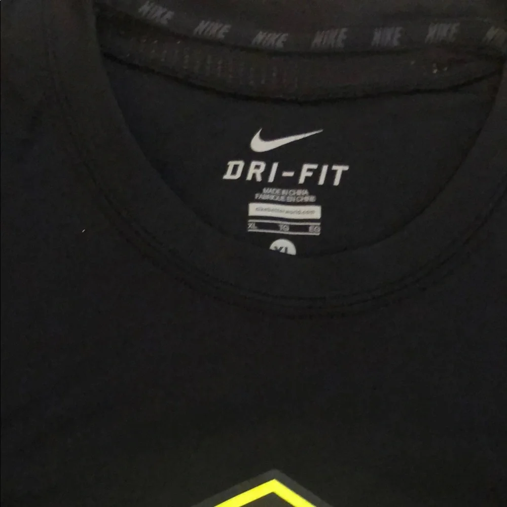 Nike Black Dri-FIT Men's Shirt - Picture 3 of 5